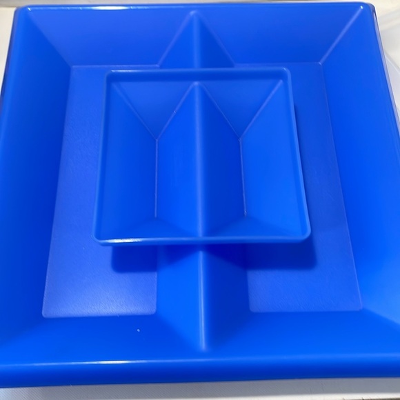 Tupperware serving trays (2 sets) - Picture 7 of 9